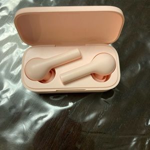Earbuds